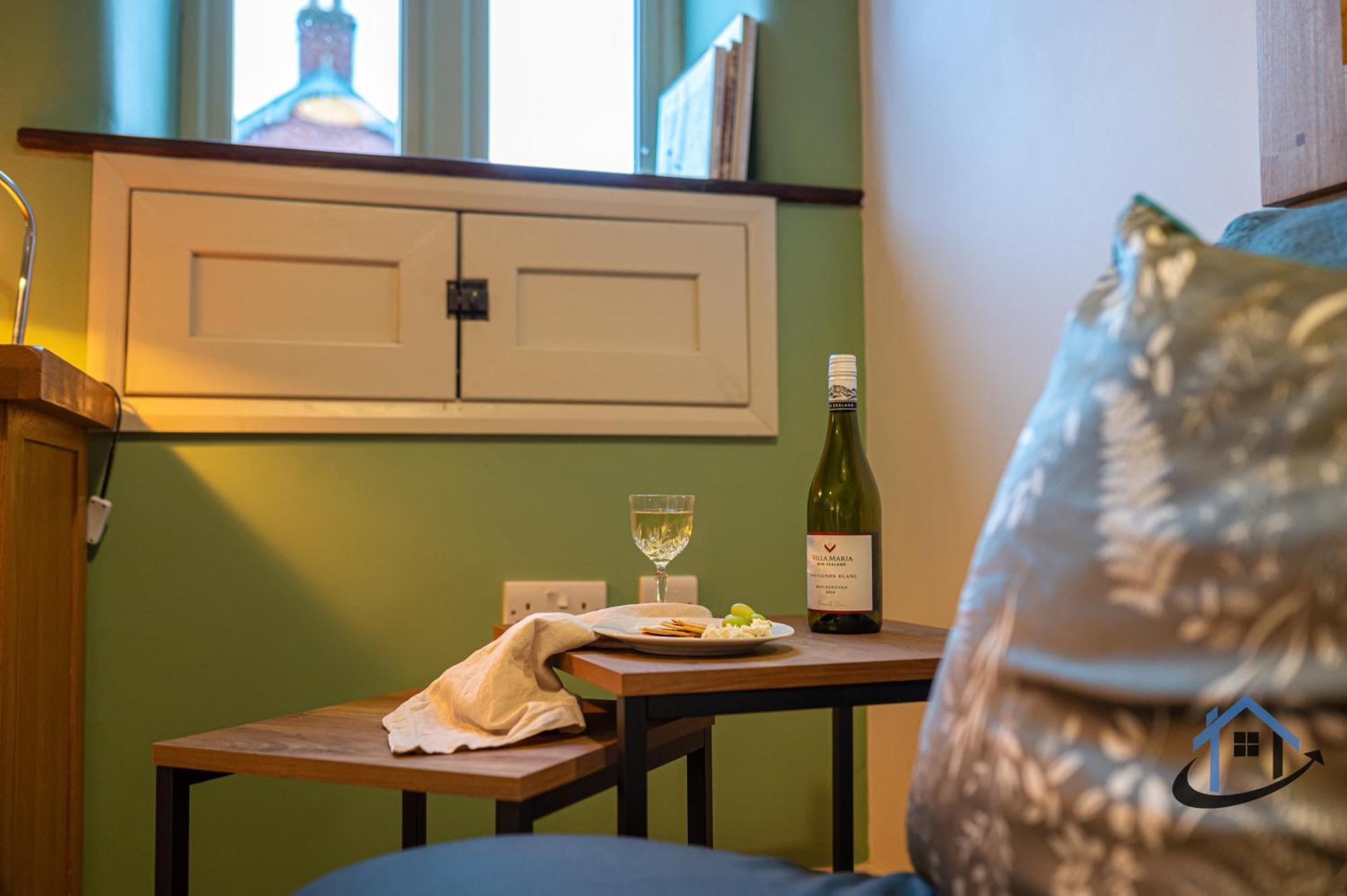 Stanwick Studio, Cosy Country Studio, Sleeps 4, Parking, Wifi Экстерьер фото